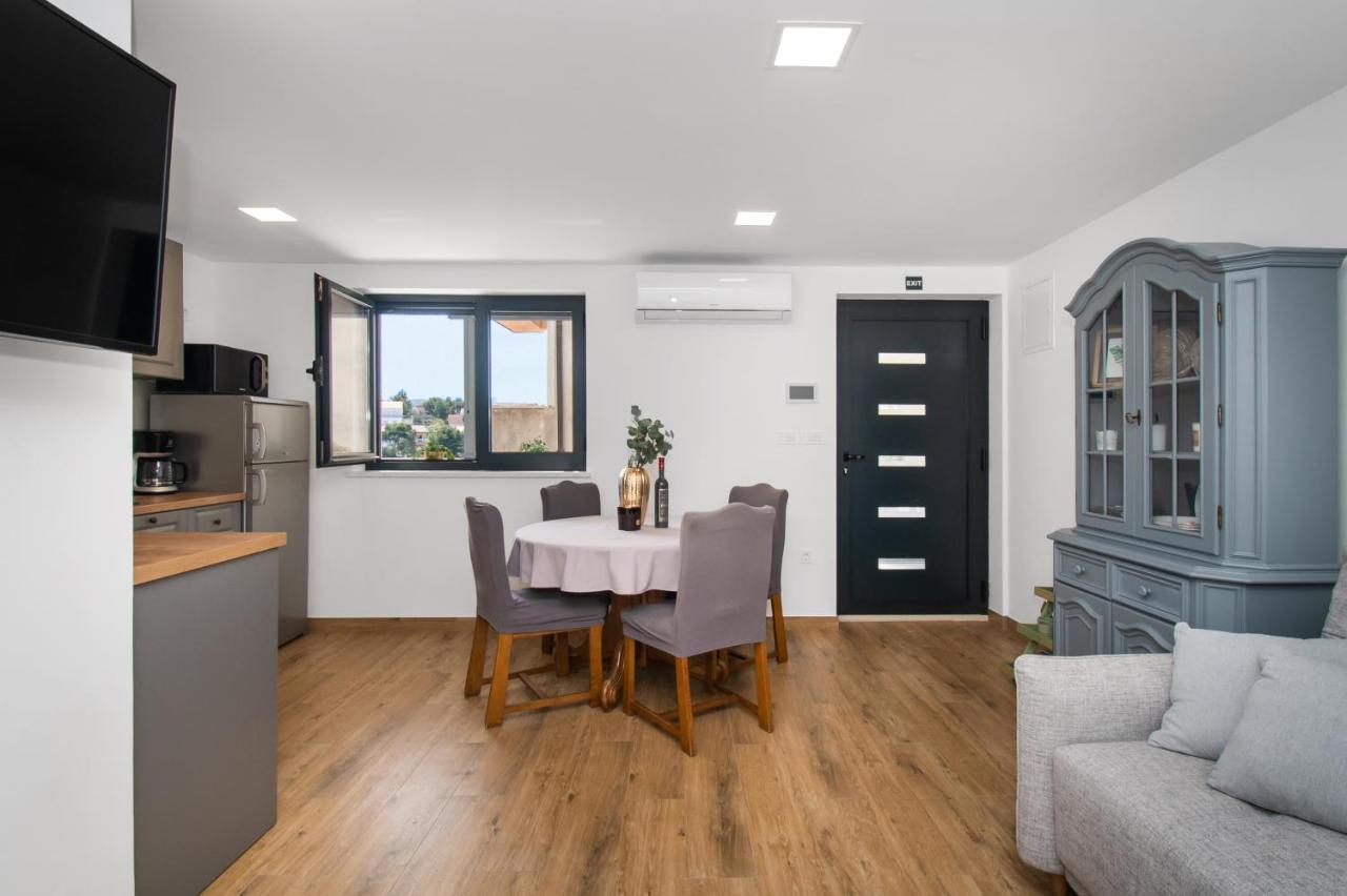 Apartmani Monika Zaboric Εξωτερικό φωτογραφία